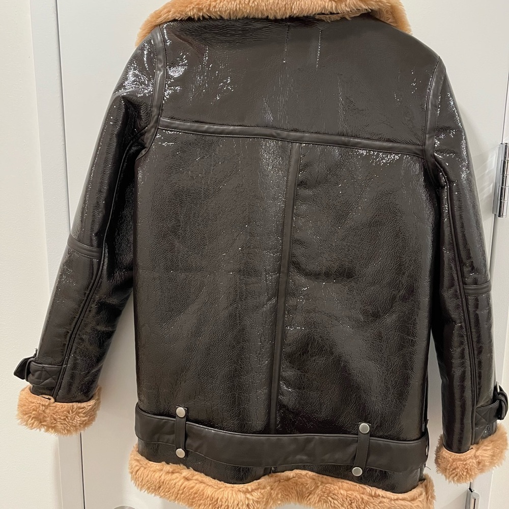 Avec Les Filles Patent Faux Sherpa Oversized Coat - Picture 4 of 12